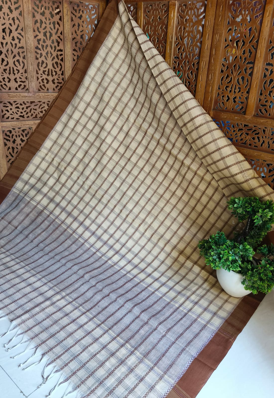 Medium Checkers Begampuri (Saree)