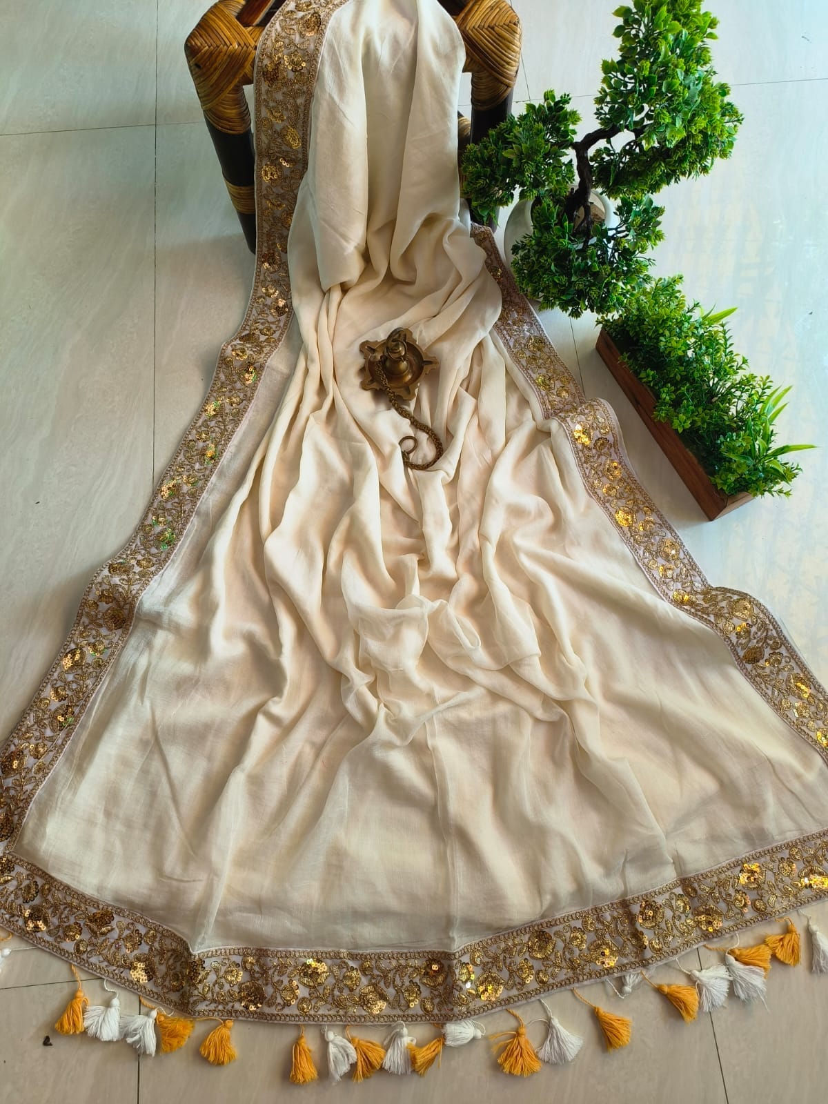 Designer Lace Mul Cotton (Saree)