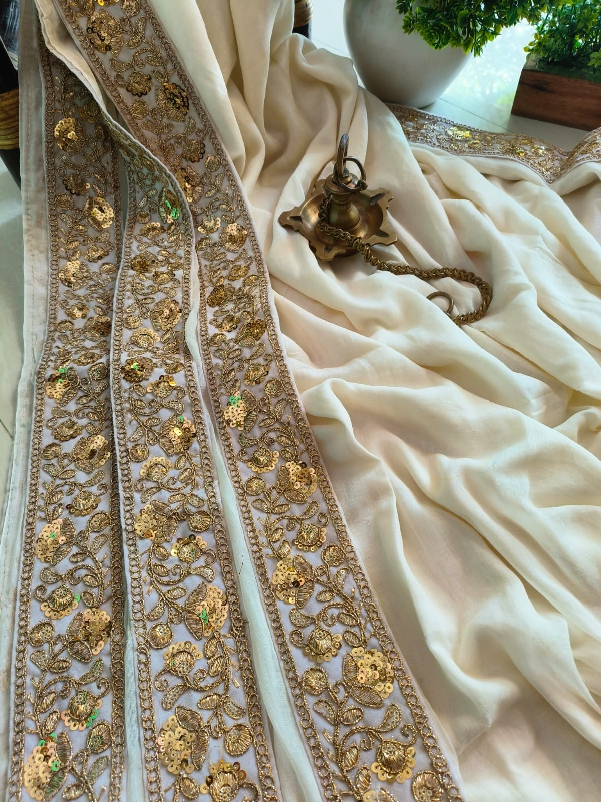 Designer Lace Mul Cotton (Saree)