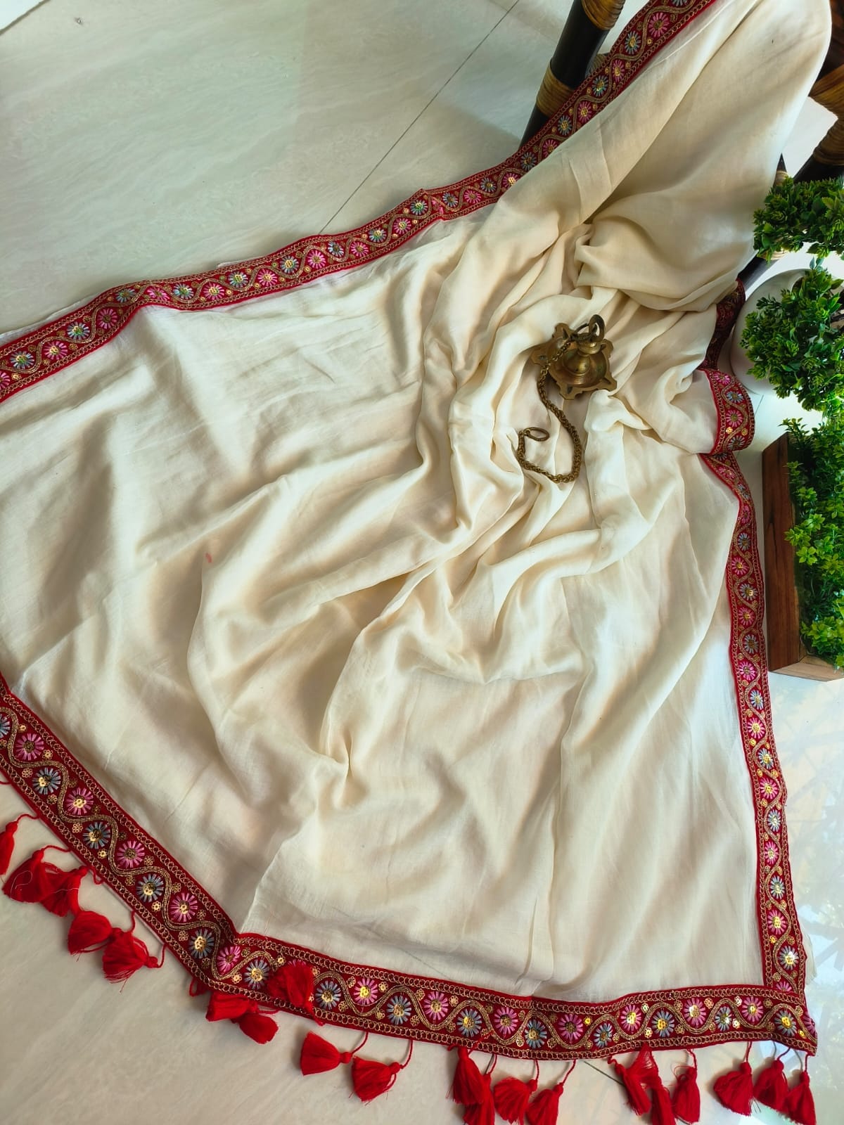 Designer Lace Mul Cotton (Saree)