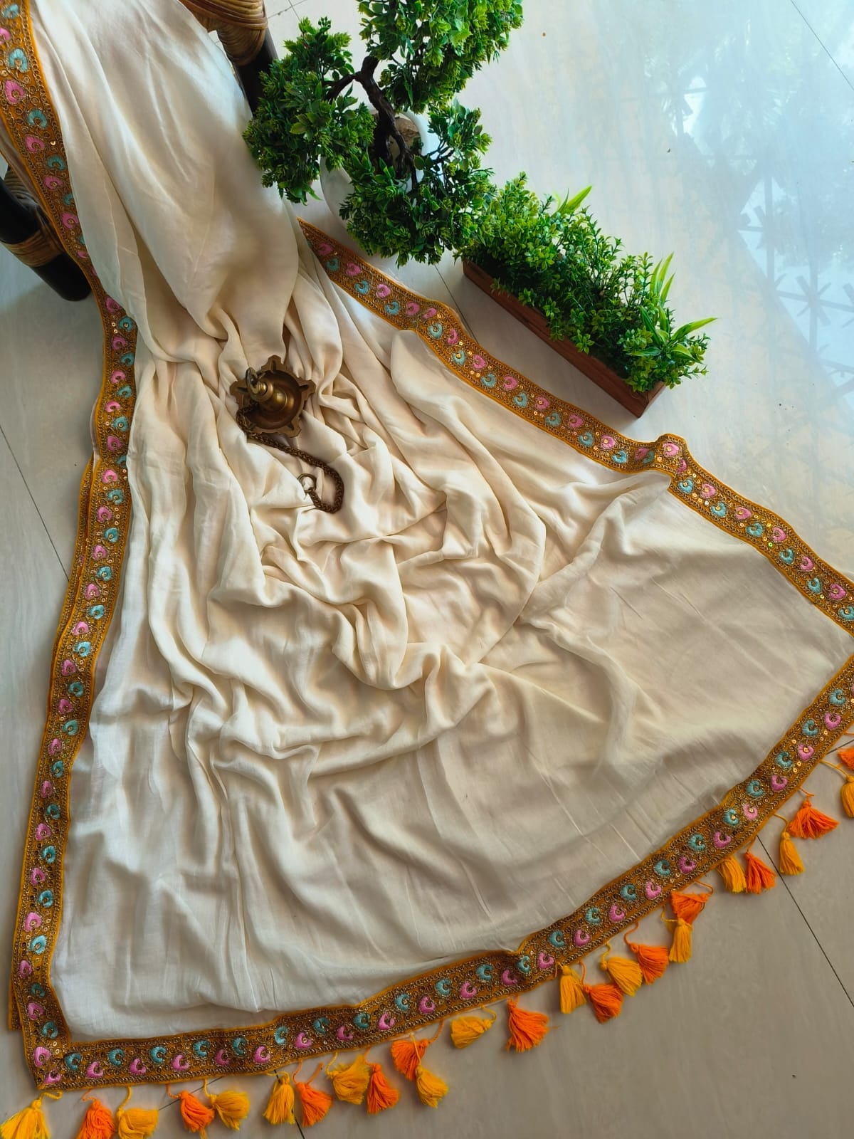 Designer Lace Mul Cotton (Saree)