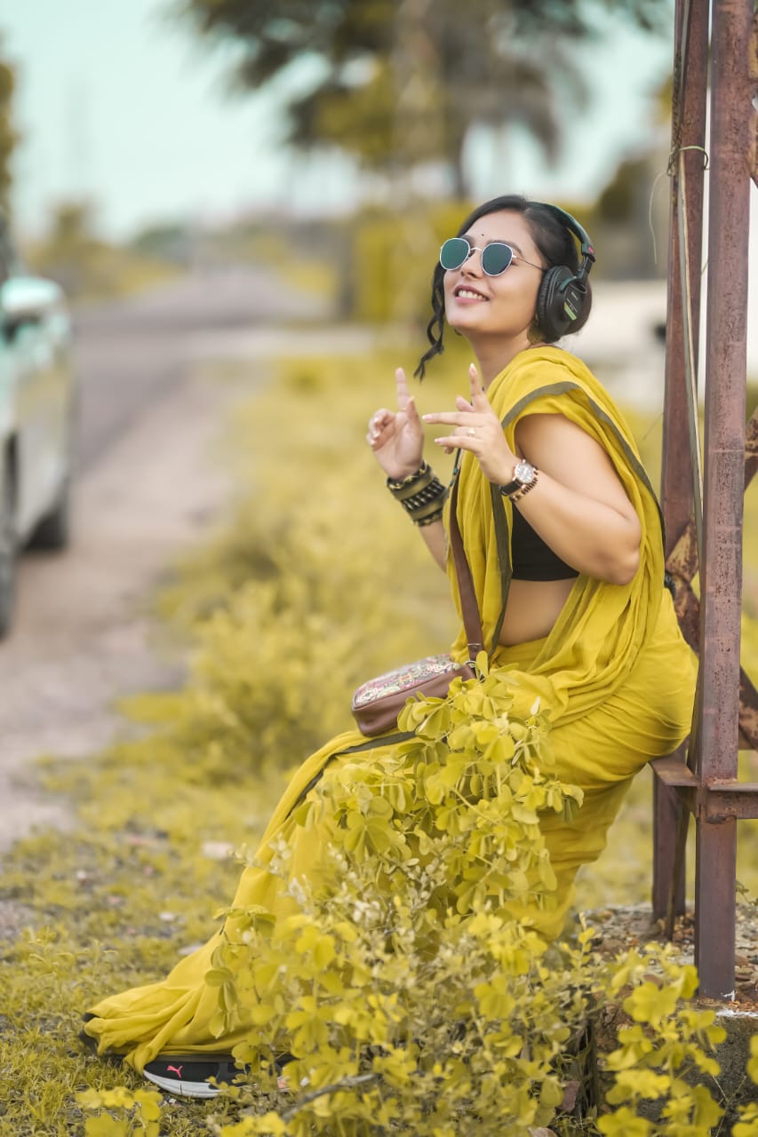 Cindrella Tassel (Saree)