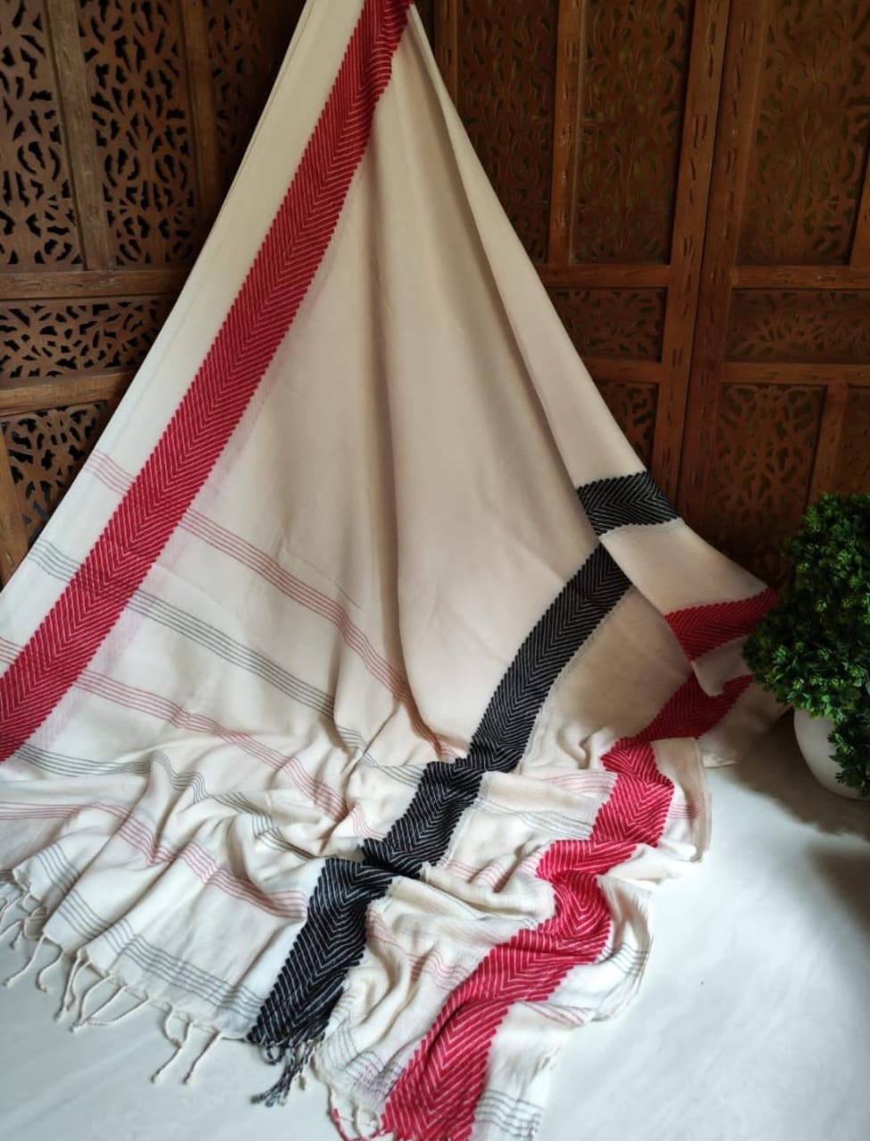 Taranga (Saree)