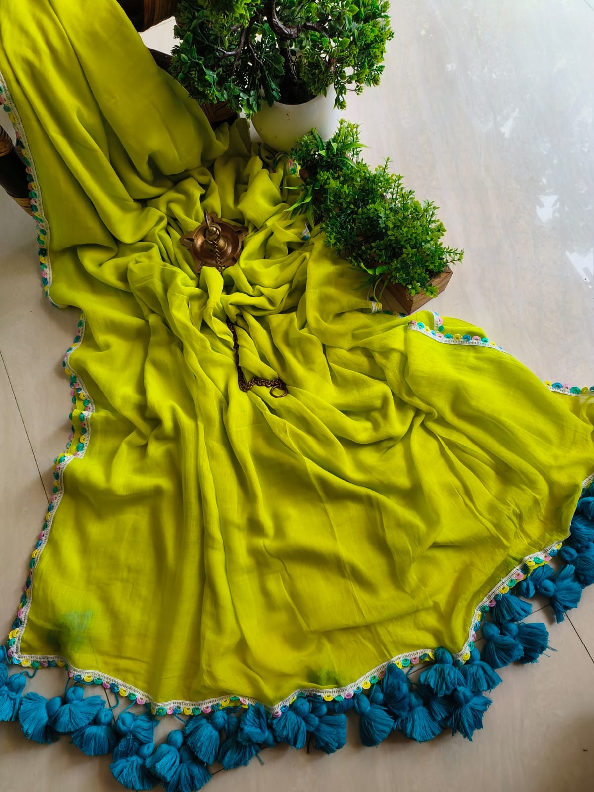 Designer Lace Cindrella Tassel Mulmul (Saree)