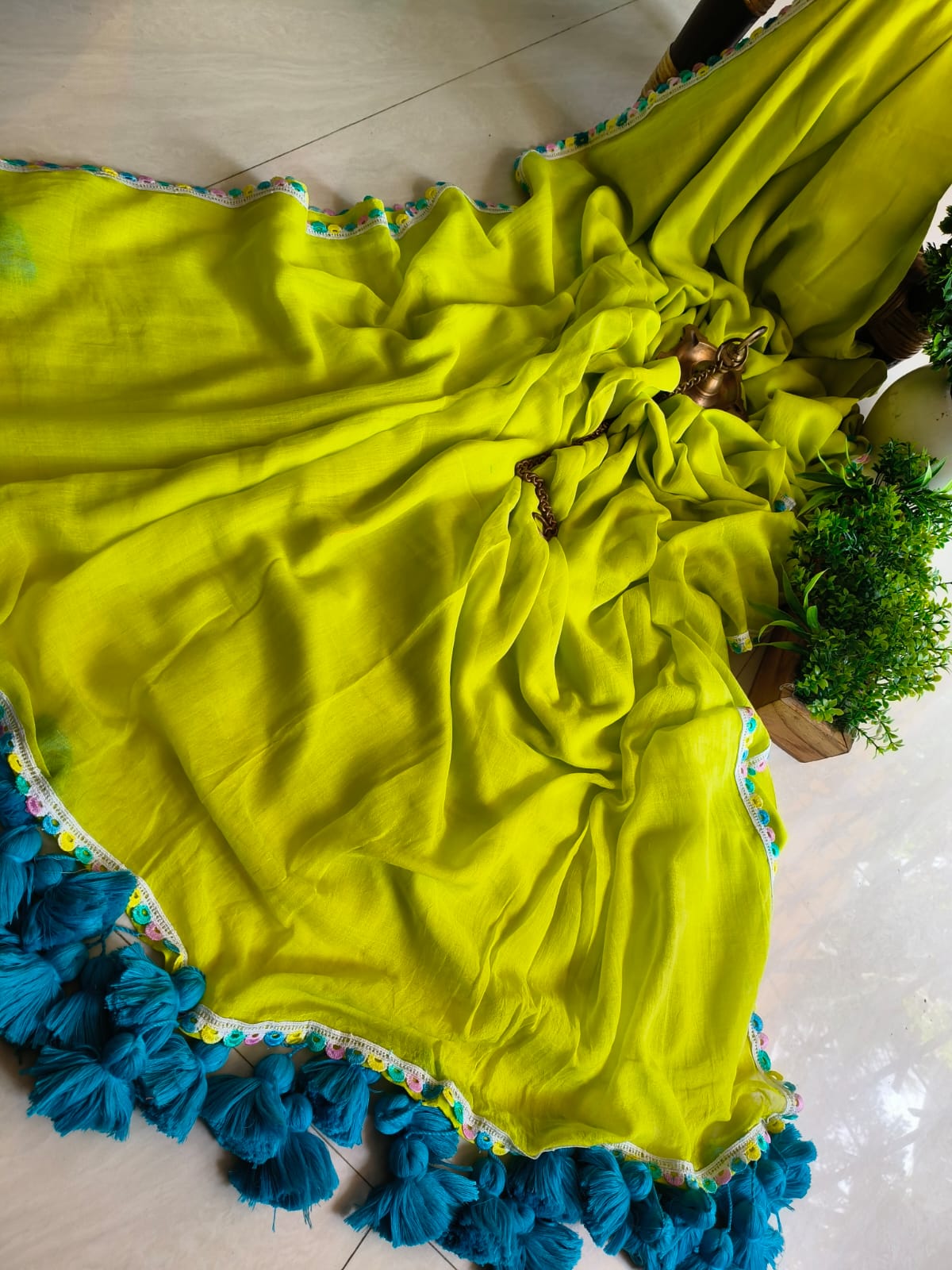 Designer Lace Cindrella Tassel Mulmul (Saree)