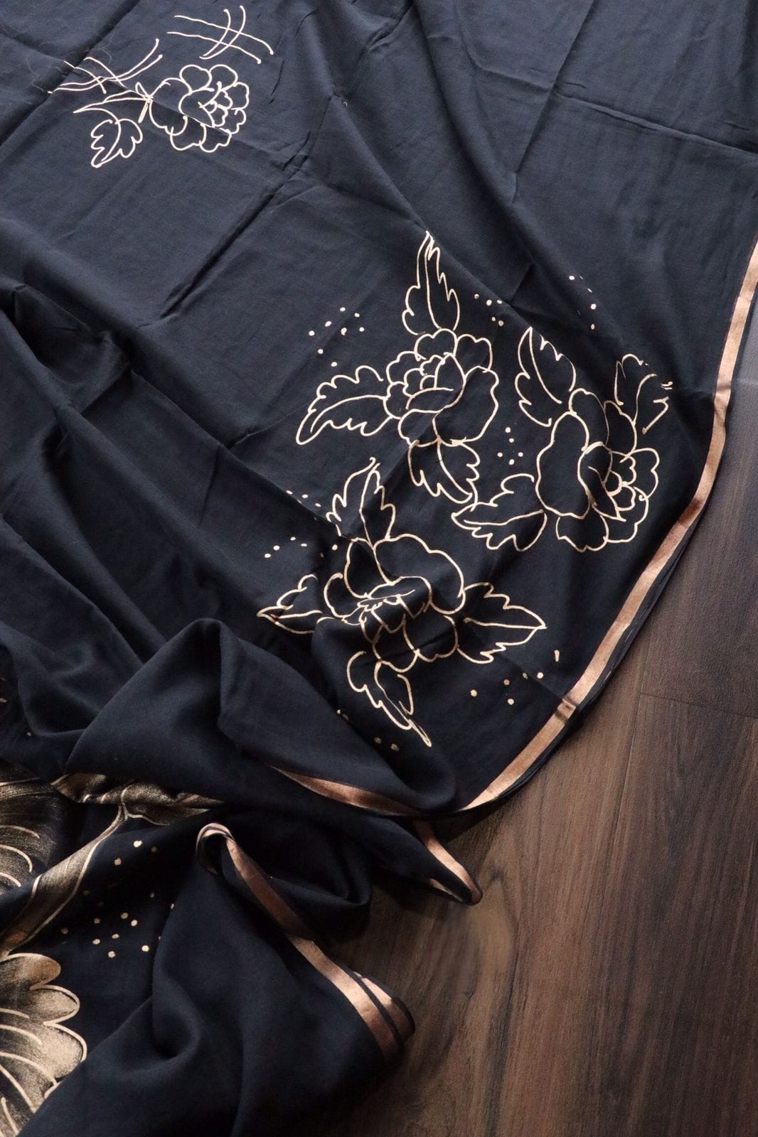 Rosy Black Mulmul (Saree)