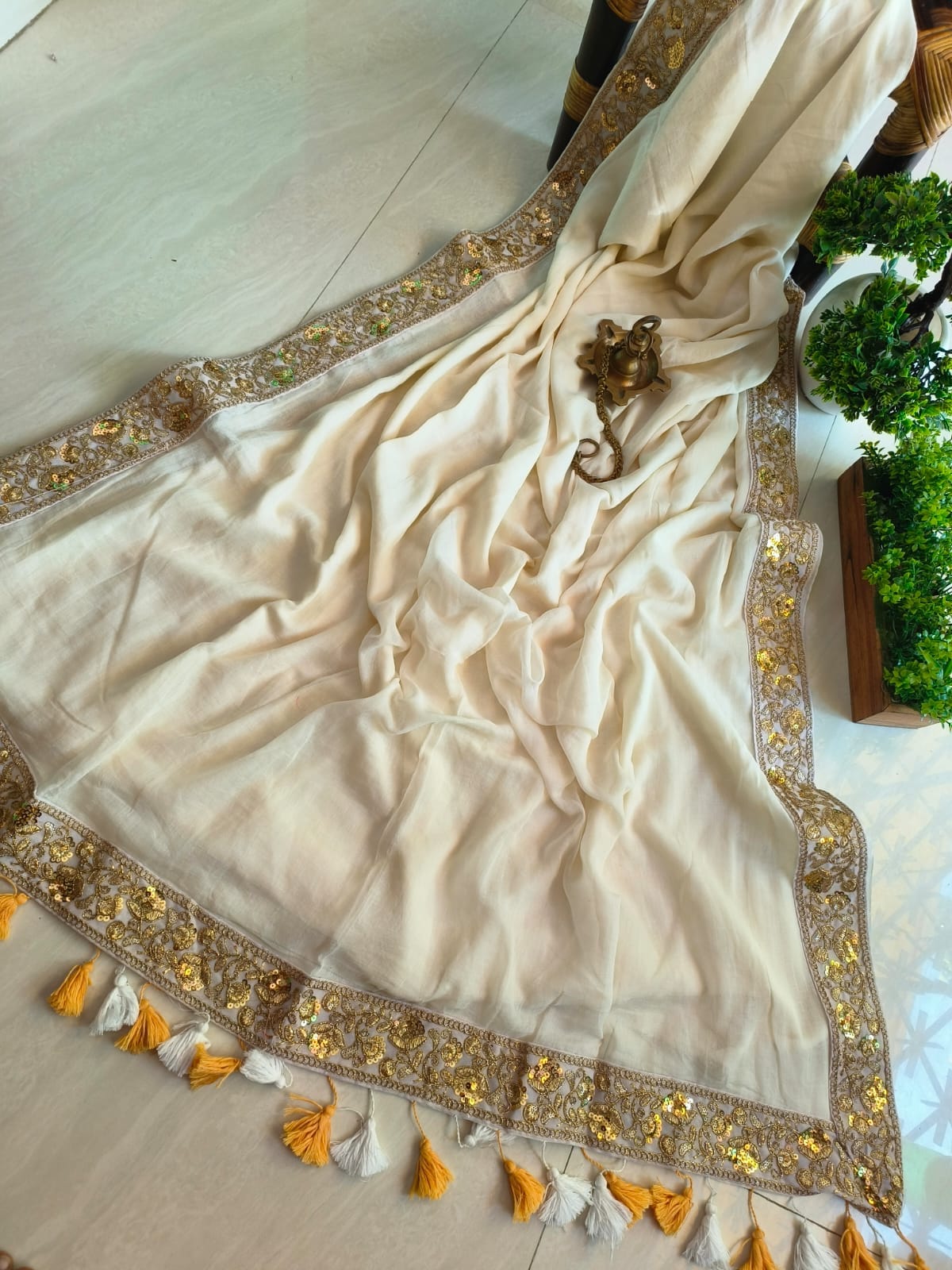 Designer Lace Mul Cotton (Saree)