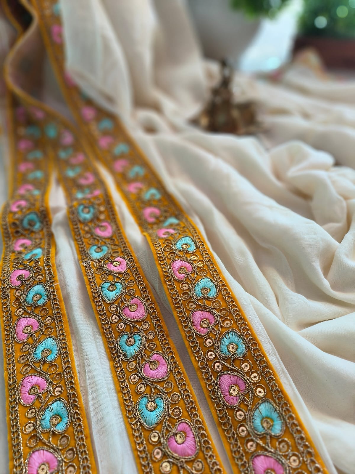 Designer Lace Mul Cotton (Saree)