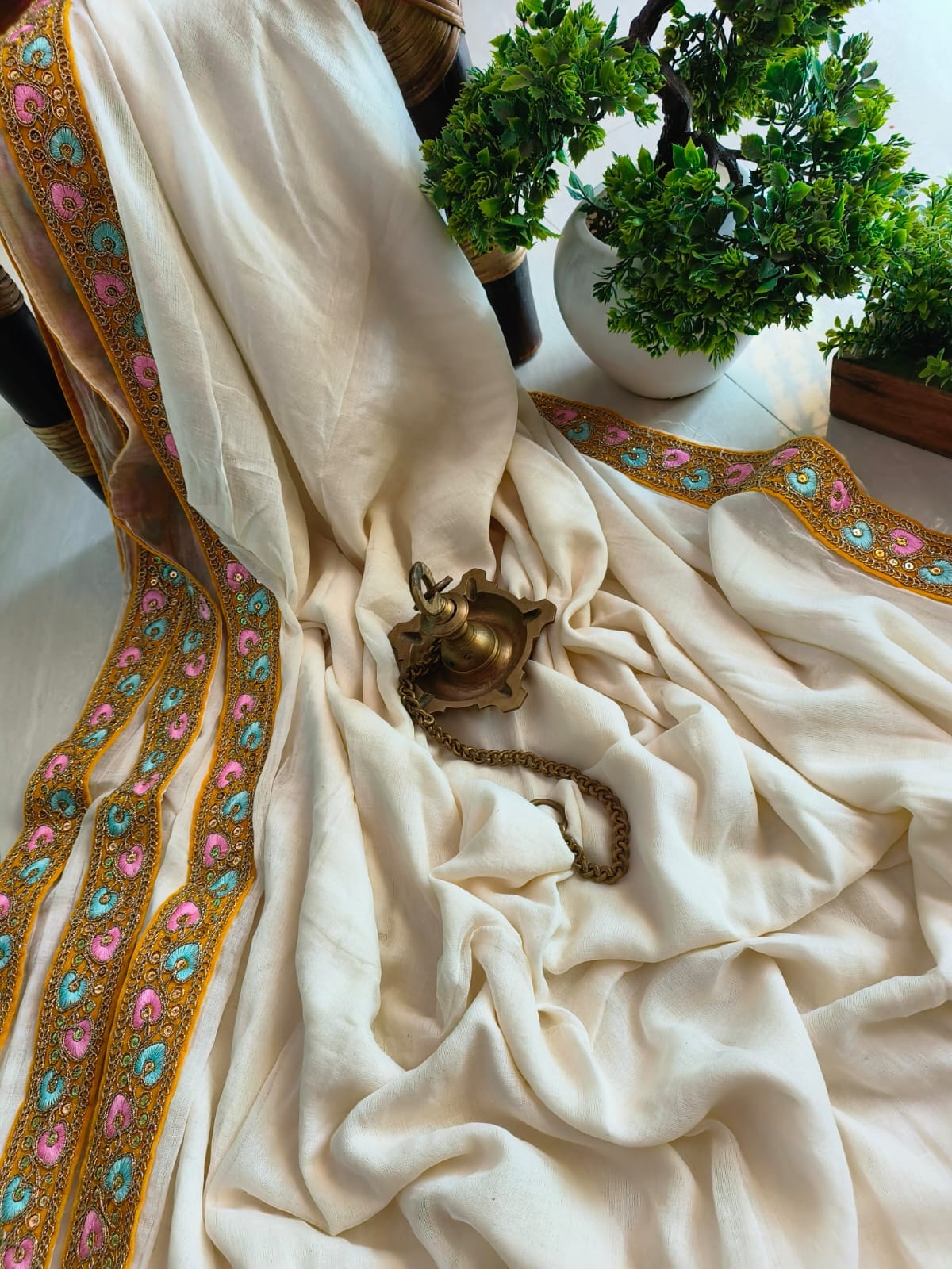 Designer Lace Mul Cotton (Saree)