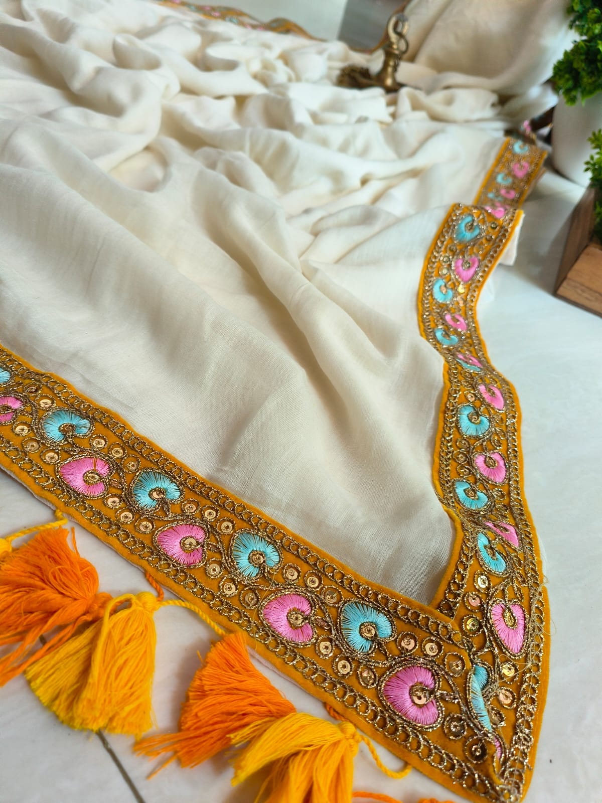 Designer Lace Mul Cotton (Saree)
