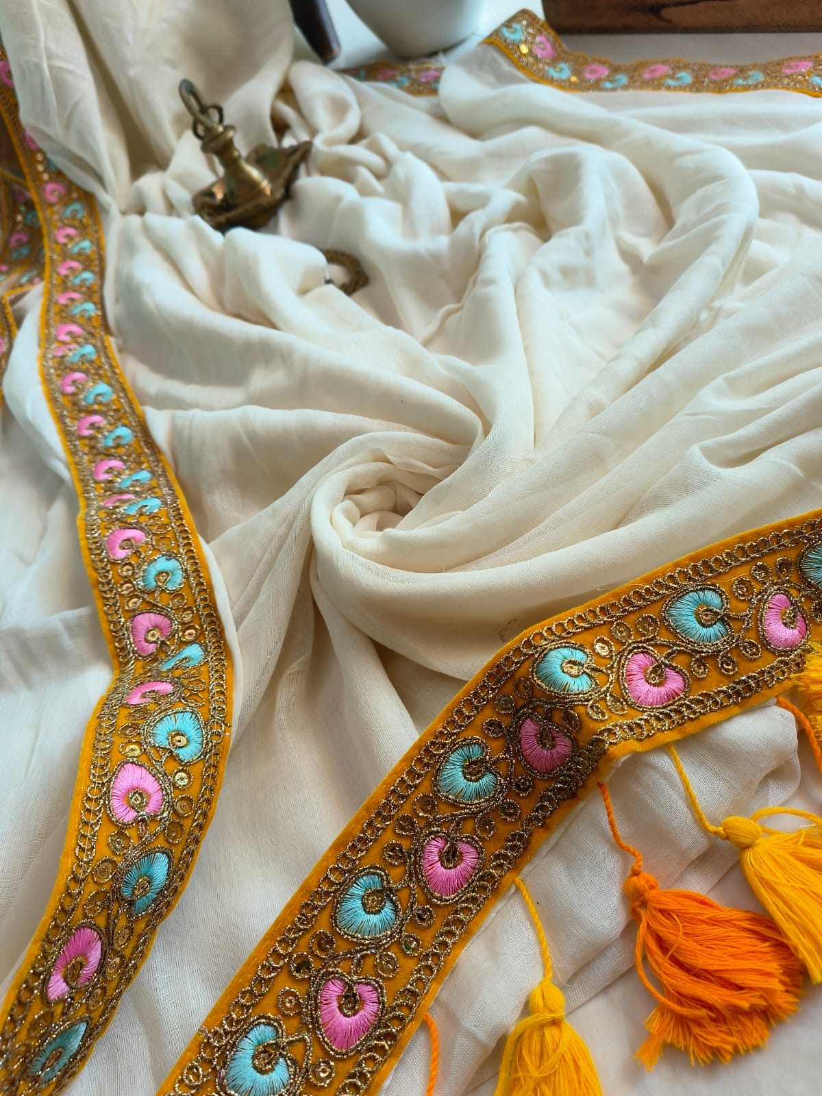 Designer Lace Mul Cotton (Saree)