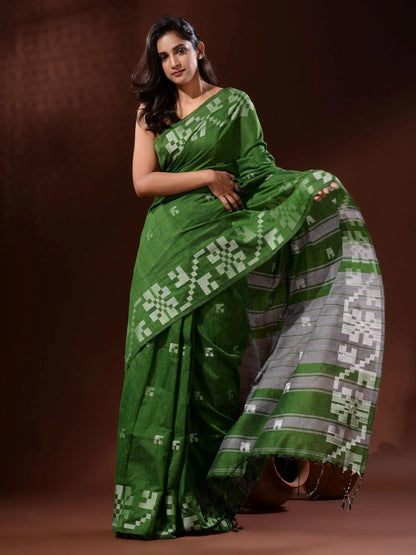 Maadhavi Khadi (Saree)