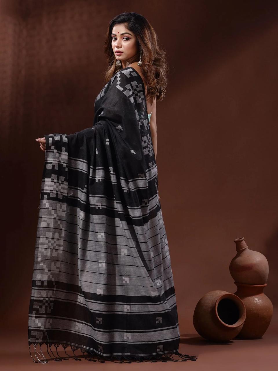 Maadhavi Khadi (Saree)
