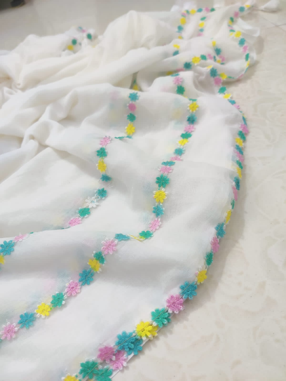 Flower Lace Mulmul (Saree)