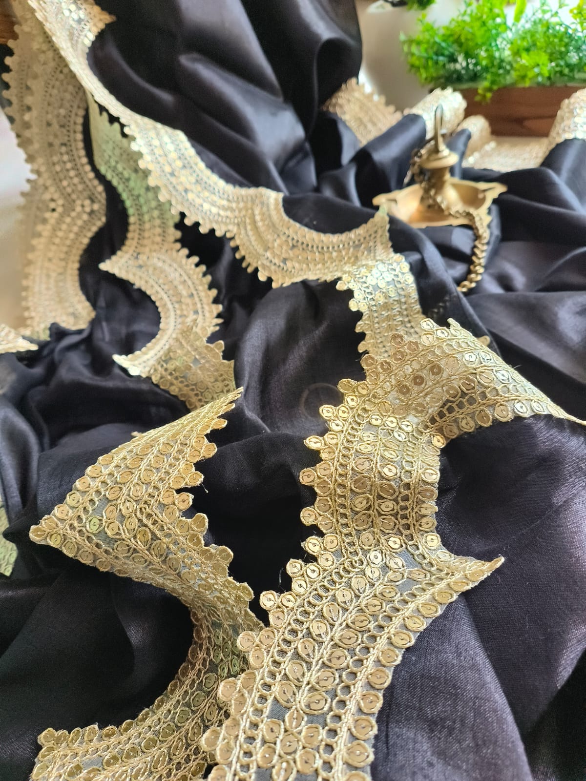 Roohi (Saree)