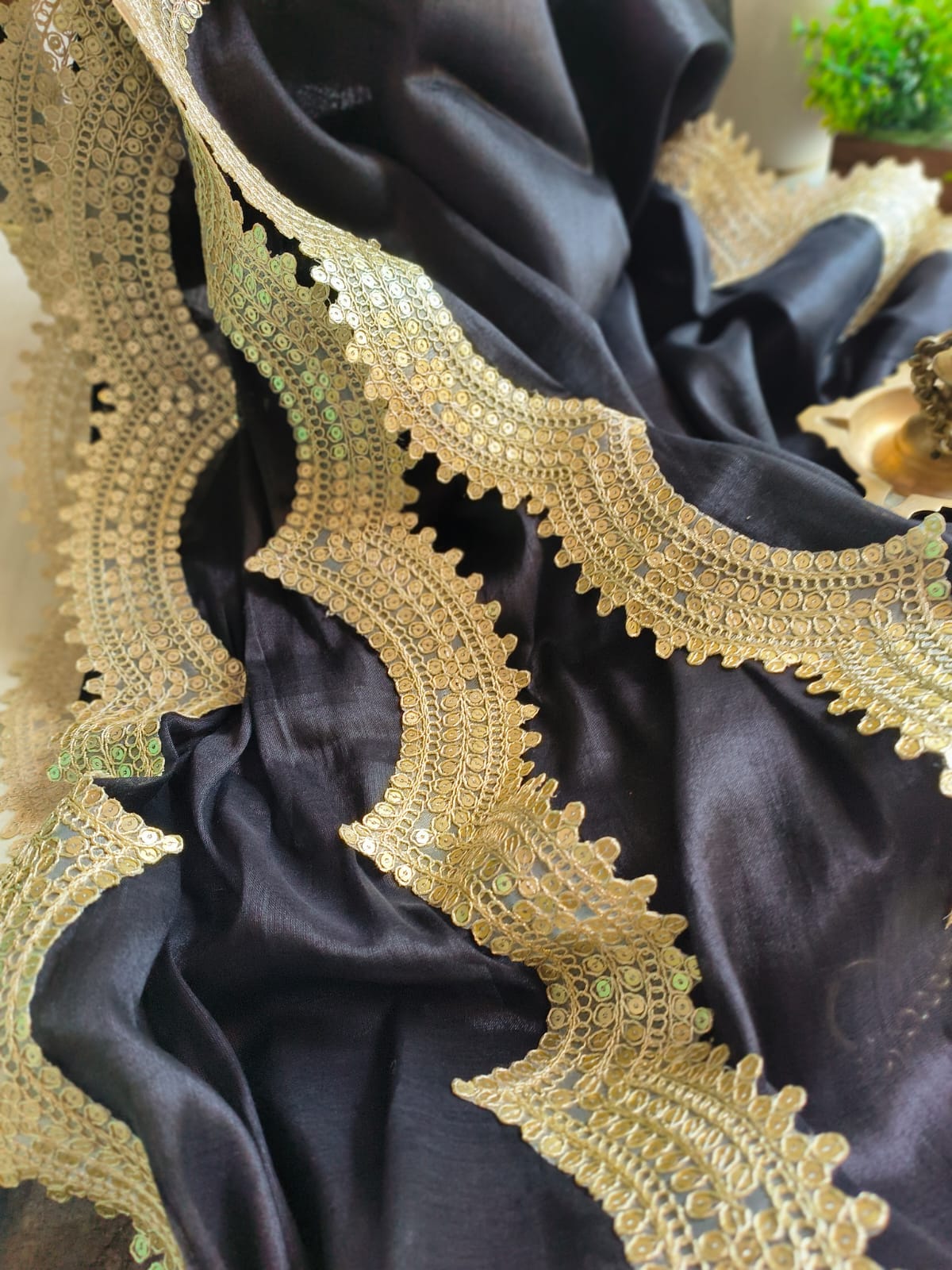 Roohi (Saree)