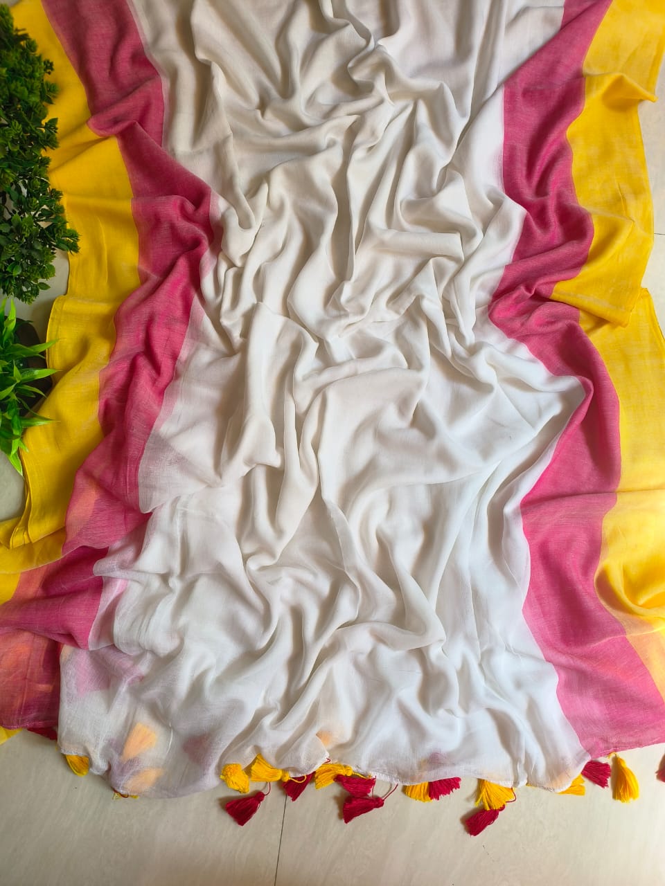 Lime and Strawberry Border Mulmul (Saree)