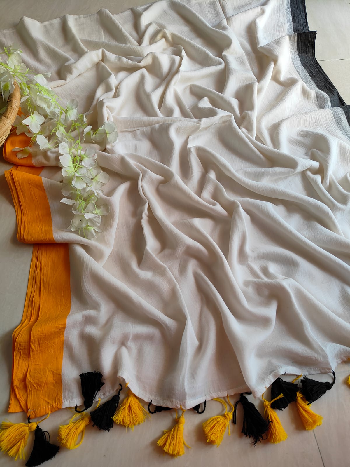 Dual Colour Border Mulmul (Saree)