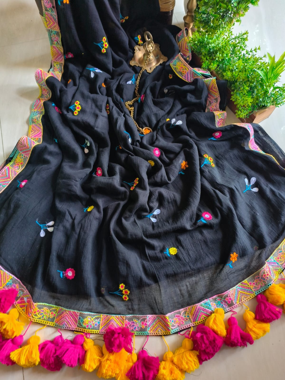 Flower Valley Cindrella Tassel (Saree)