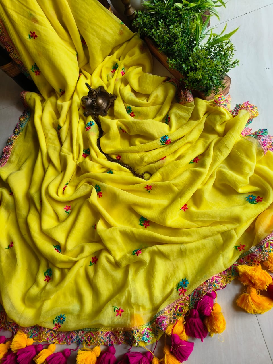 Flower Valley Cindrella Tassel (Saree)