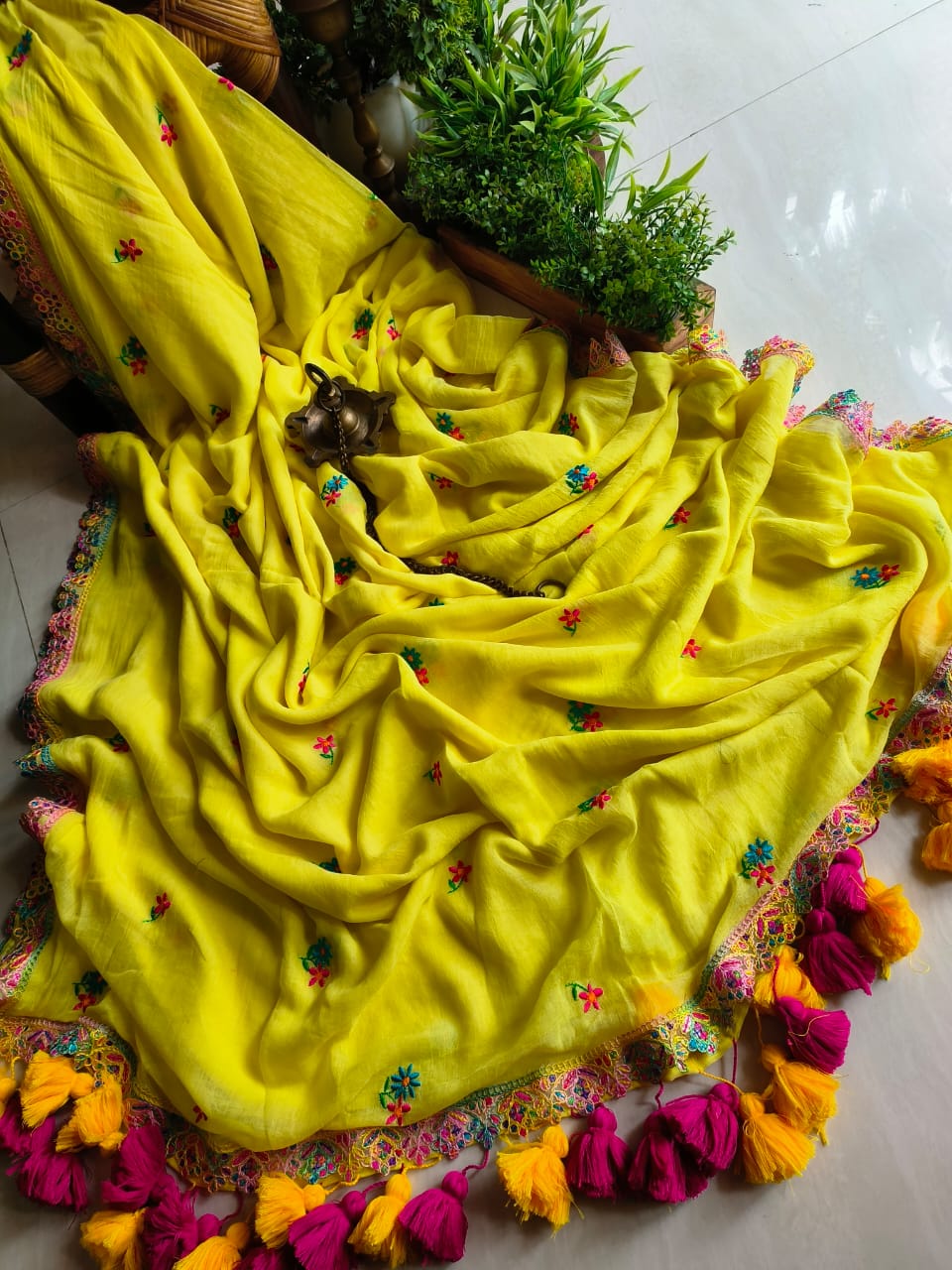 Flower Valley Cindrella Tassel (Saree)